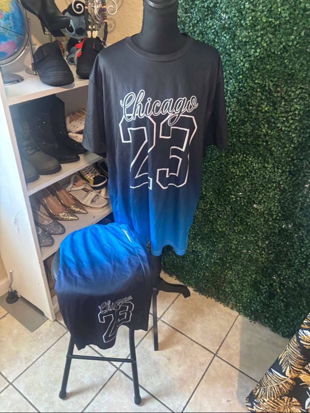 Men's Black to Blue Ombre 'Chicago 23' Athletic Shorts